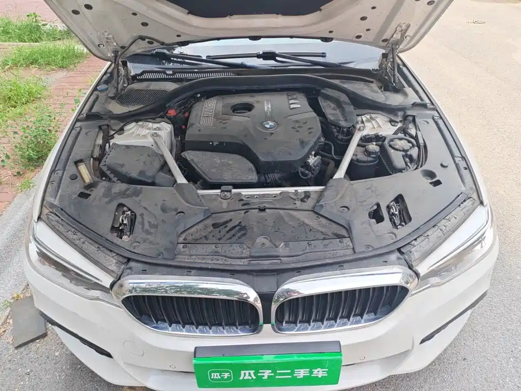 BMW 5 Series — миниатюра 11
