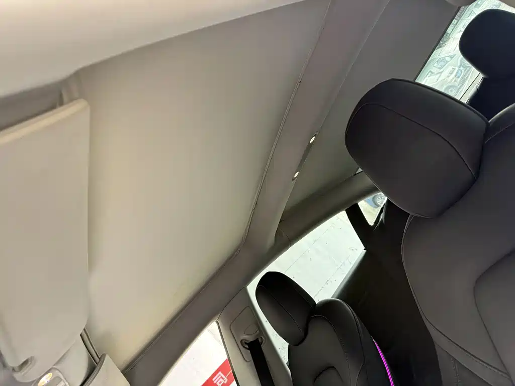 Tesla Model 3 — миниатюра 14