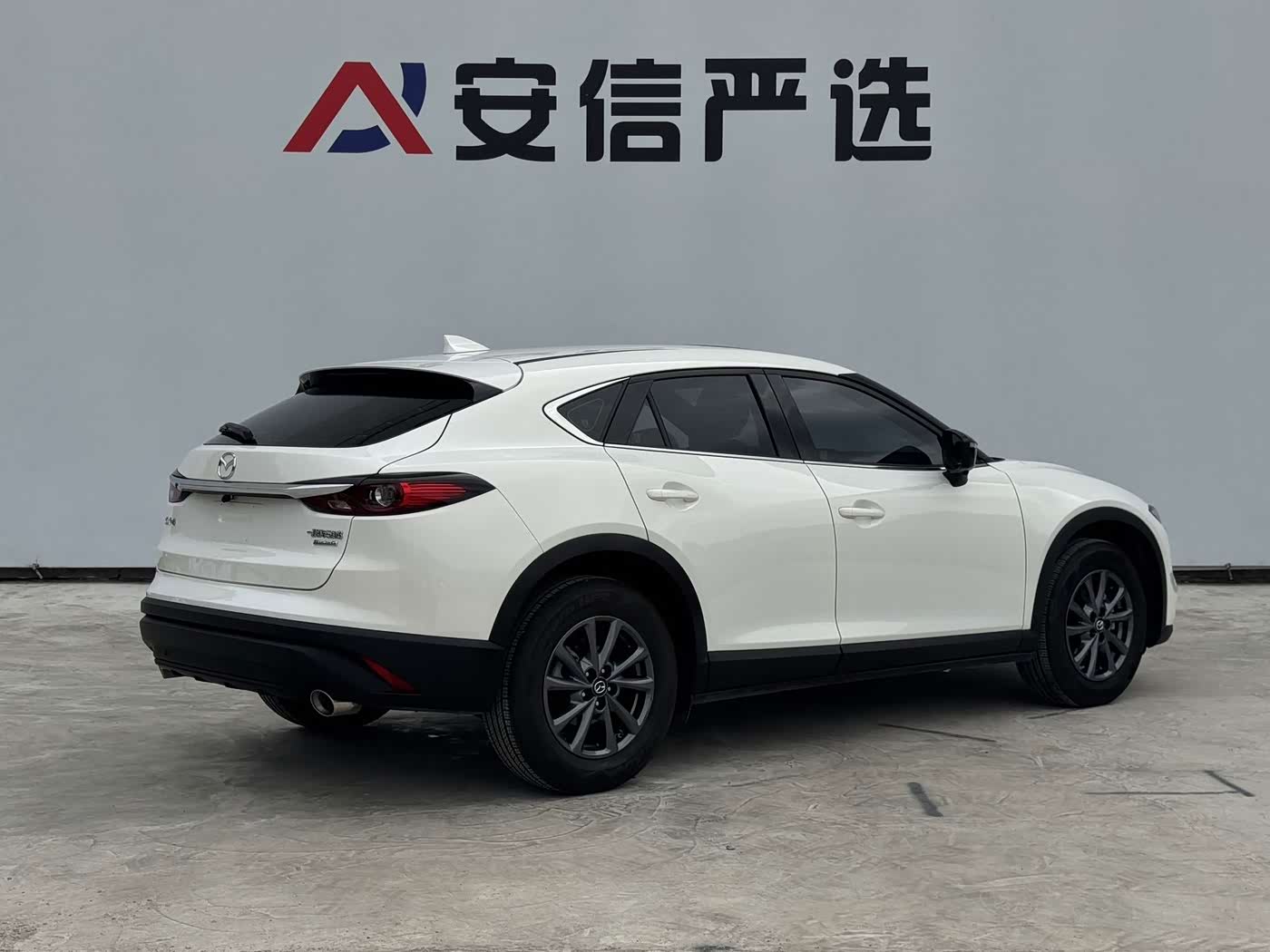 Mazda CX-4 2.0 л 2023 г. Белый, пробег 21000 км