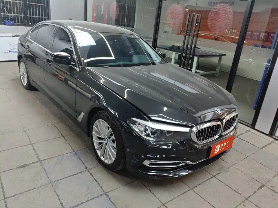 BMW 5 Series — миниатюра 2
