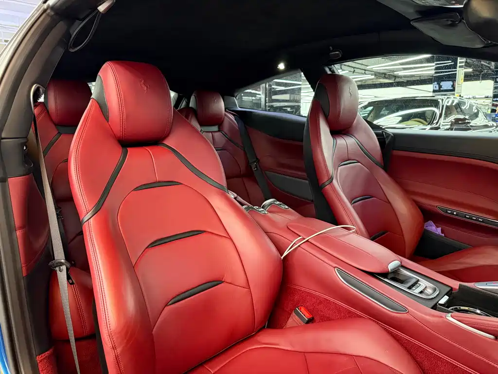 Ferrari GTC4Lusso — миниатюра 16