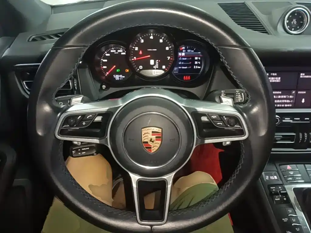 Porsche Macan — миниатюра 11