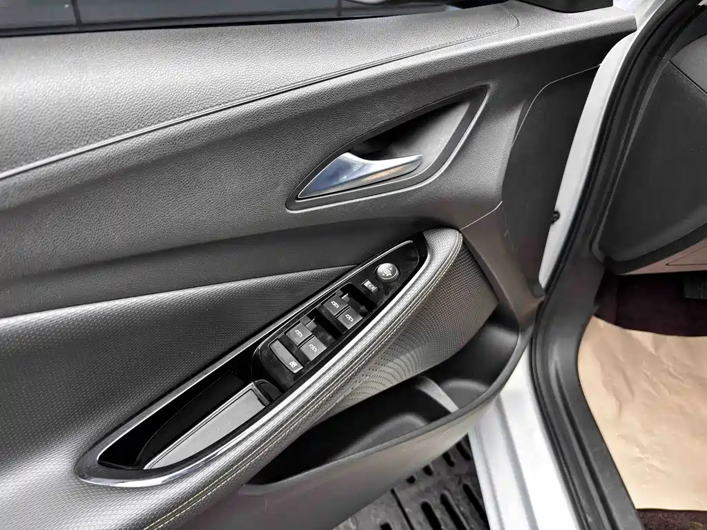 Buick Verano — миниатюра 11