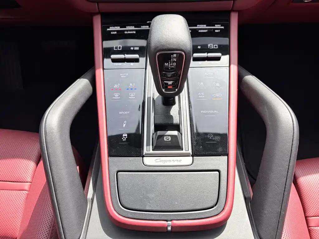 Porsche Cayenne — миниатюра 16