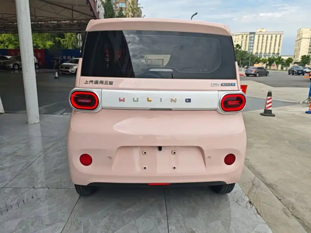 Wuling MINIEV — миниатюра 6