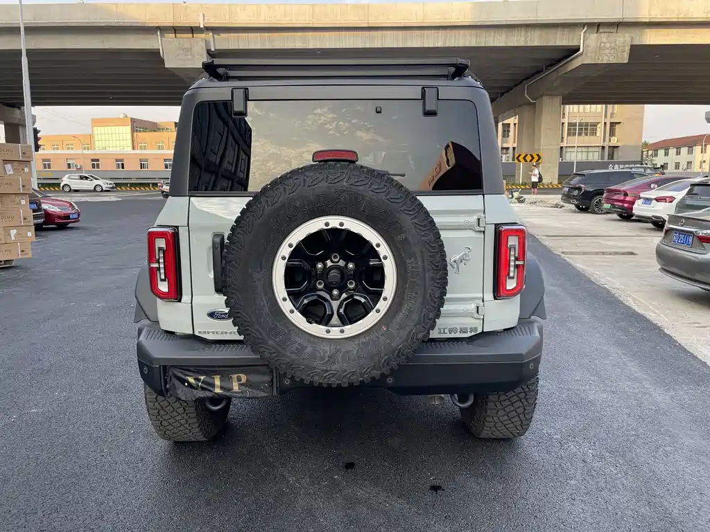 Ford Bronco — миниатюра 26