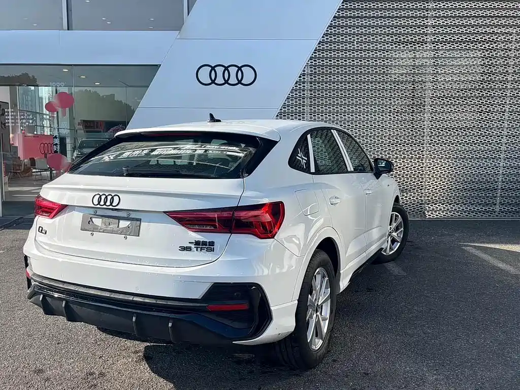 AUDI Q3 SPORTBACK