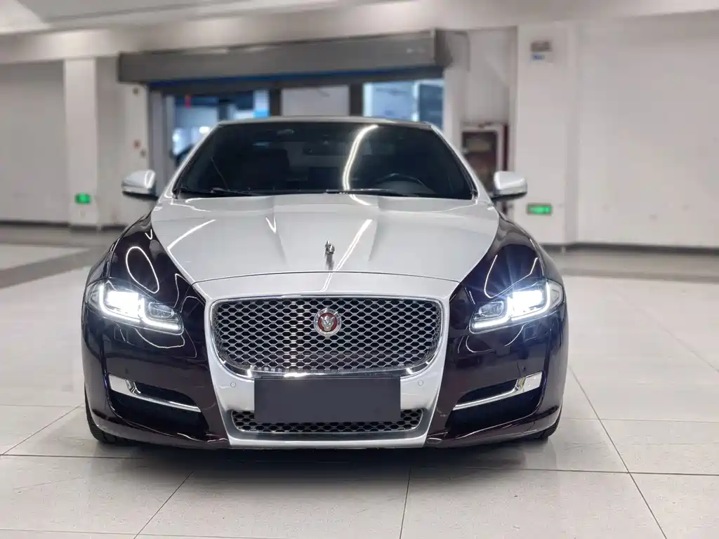 Jaguar XJ — миниатюра 2