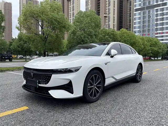 LANTU AUTOMOBILE LANTU CHASING LIGHT 2024