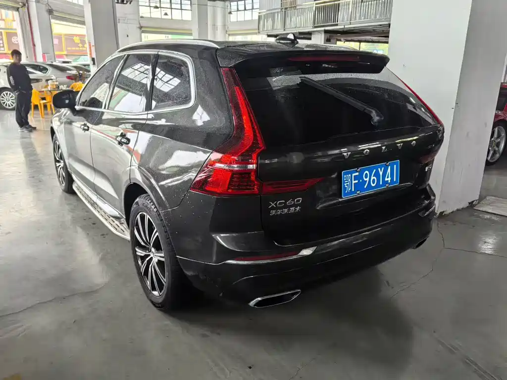Volvo XC60 - фото 5