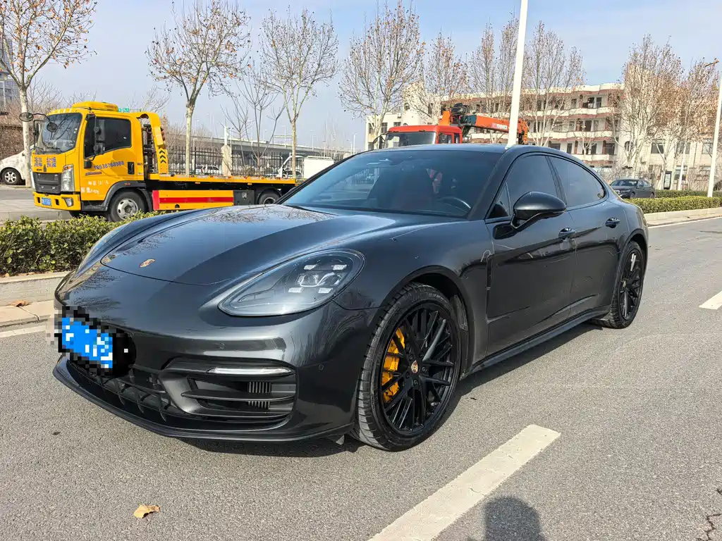 PORSCHE PANAMERA