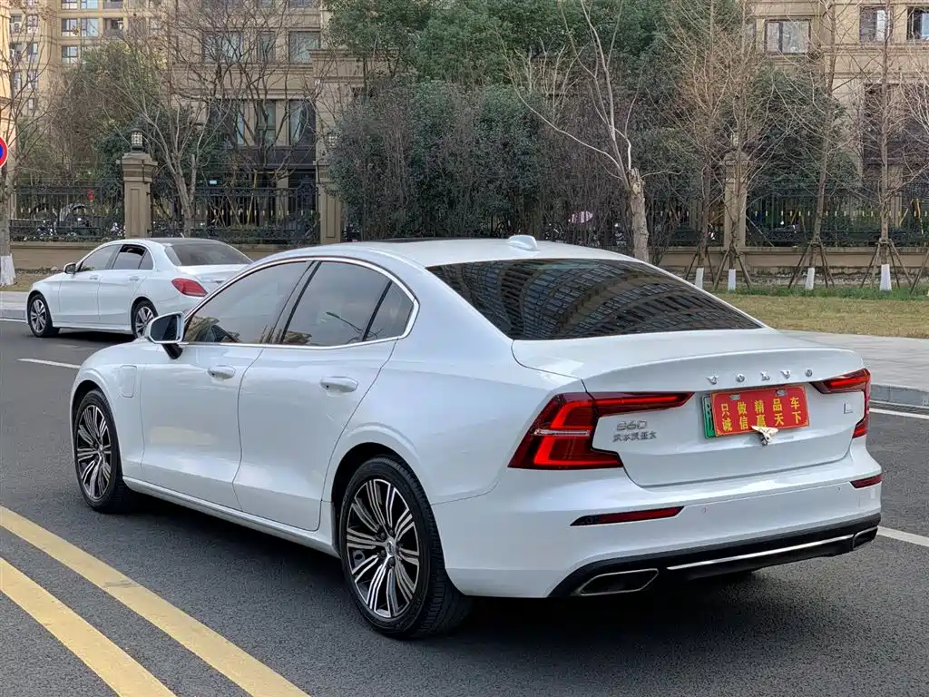 VOLVO S60 PLUG IN HYBRID