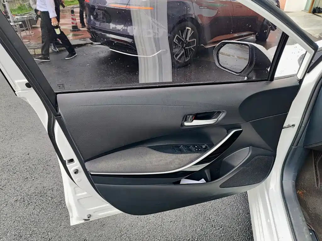 Toyota Corolla — миниатюра 6