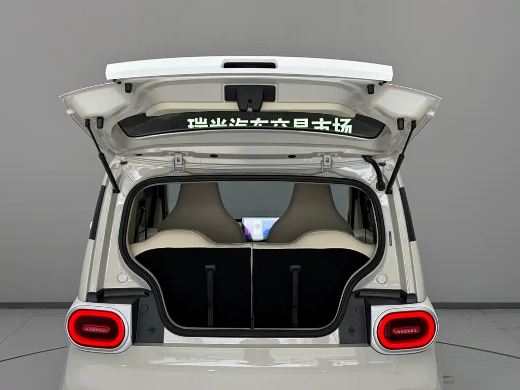 Wuling MINIEV — миниатюра 5