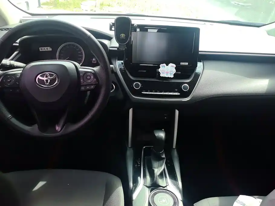 Toyota Corolla Cross — миниатюра 12