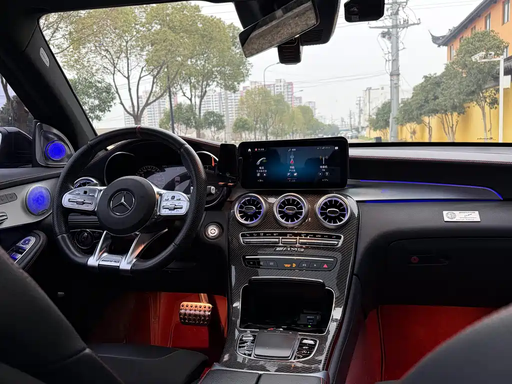 MERCEDES-BENZ GLC AMG