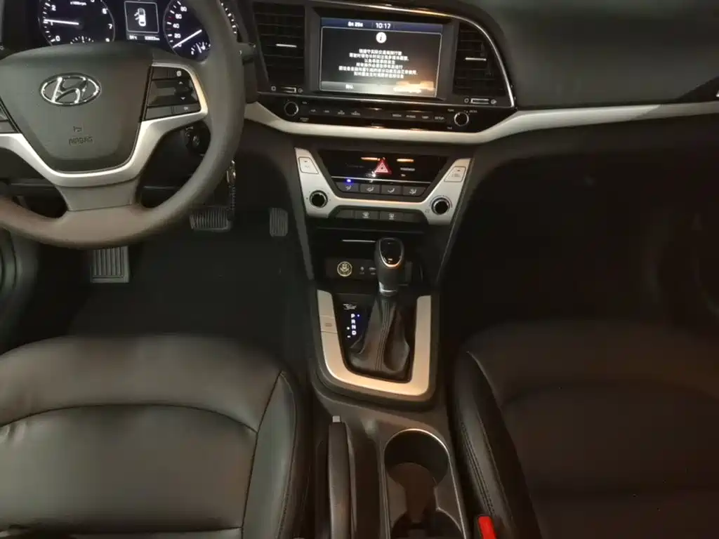 Hyundai Elantra — миниатюра 14
