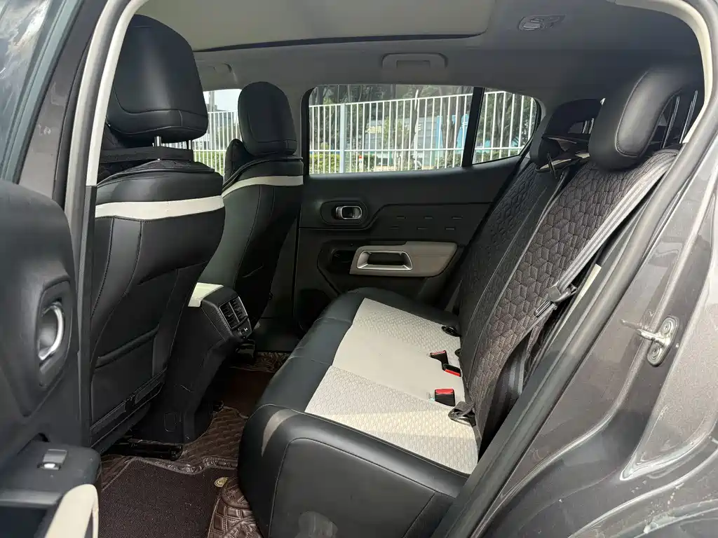 Citroen C5 AIRCROSS New Energy — миниатюра 13