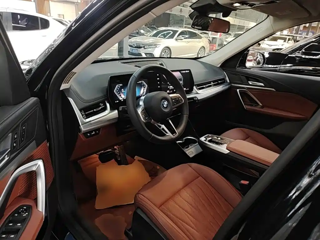 BMW iX1 — миниатюра 15
