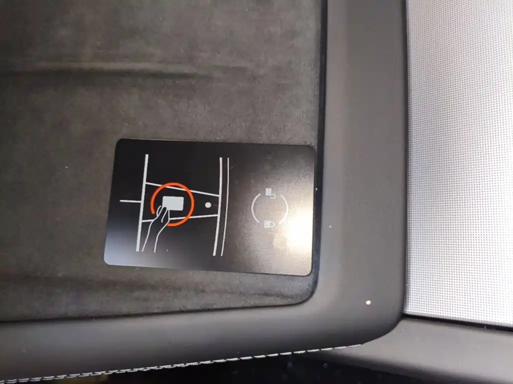 Tesla Model 3 — миниатюра 9