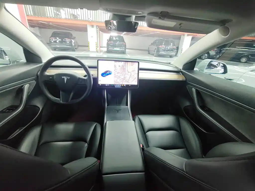 Tesla Model 3 — миниатюра 10