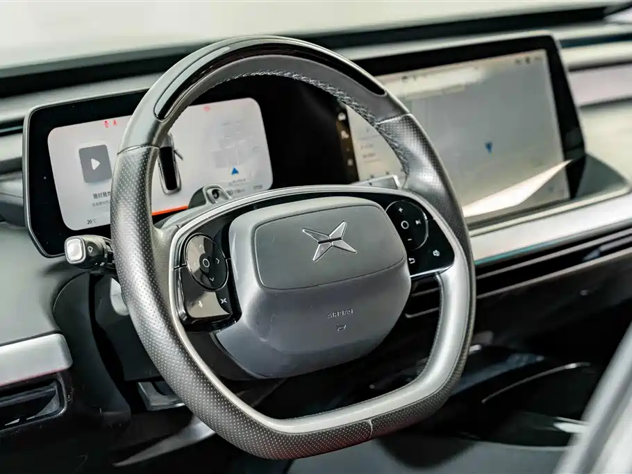 XPeng P7 — миниатюра 11