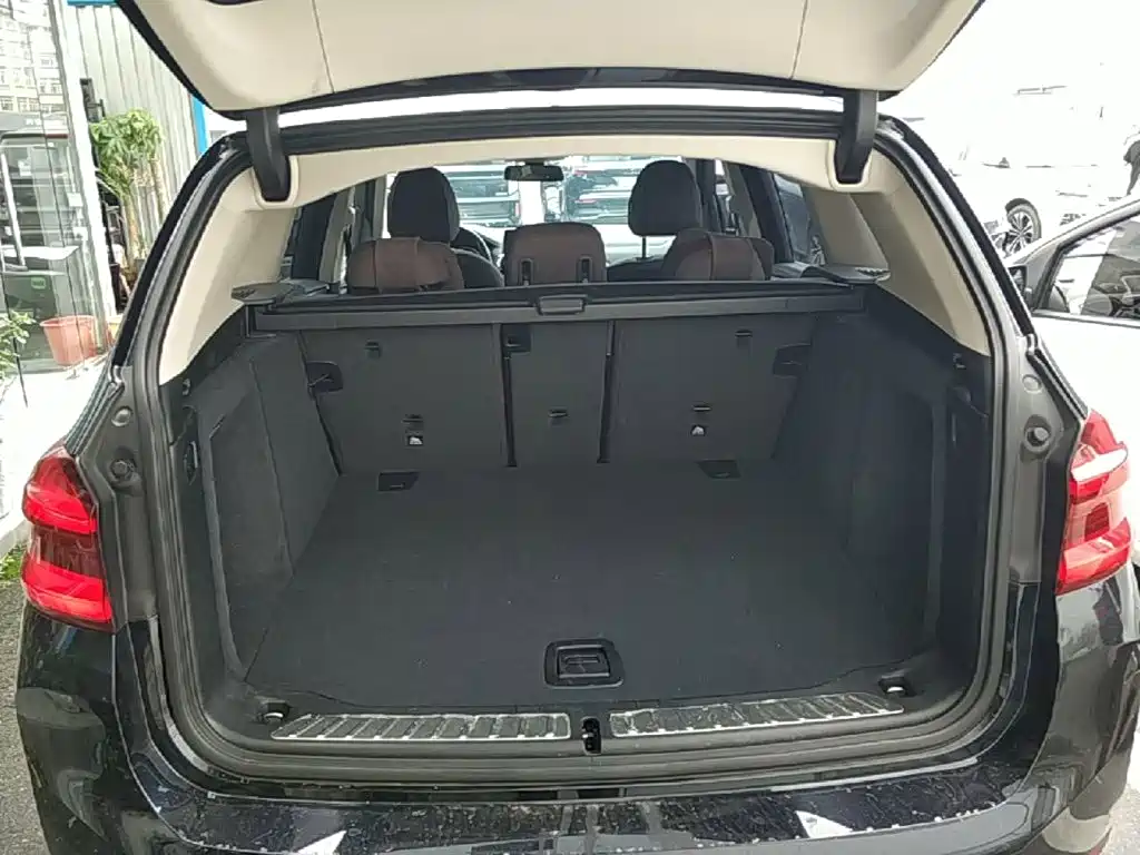 BMW iX3 — миниатюра 19