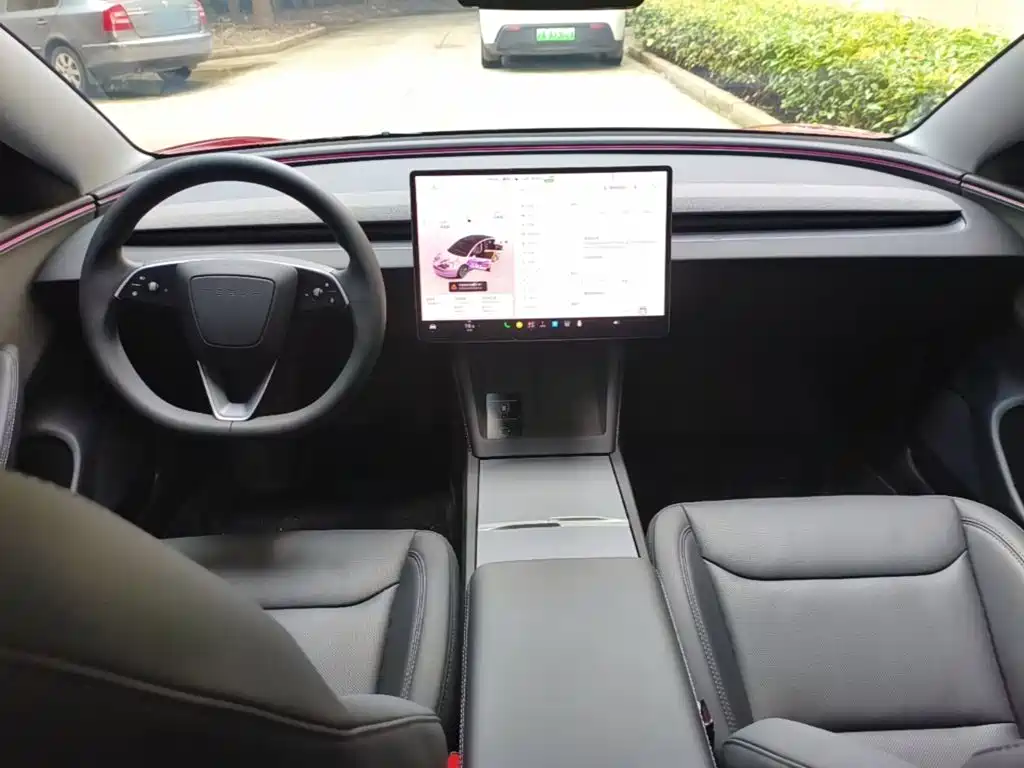 Tesla Model 3 — миниатюра 10
