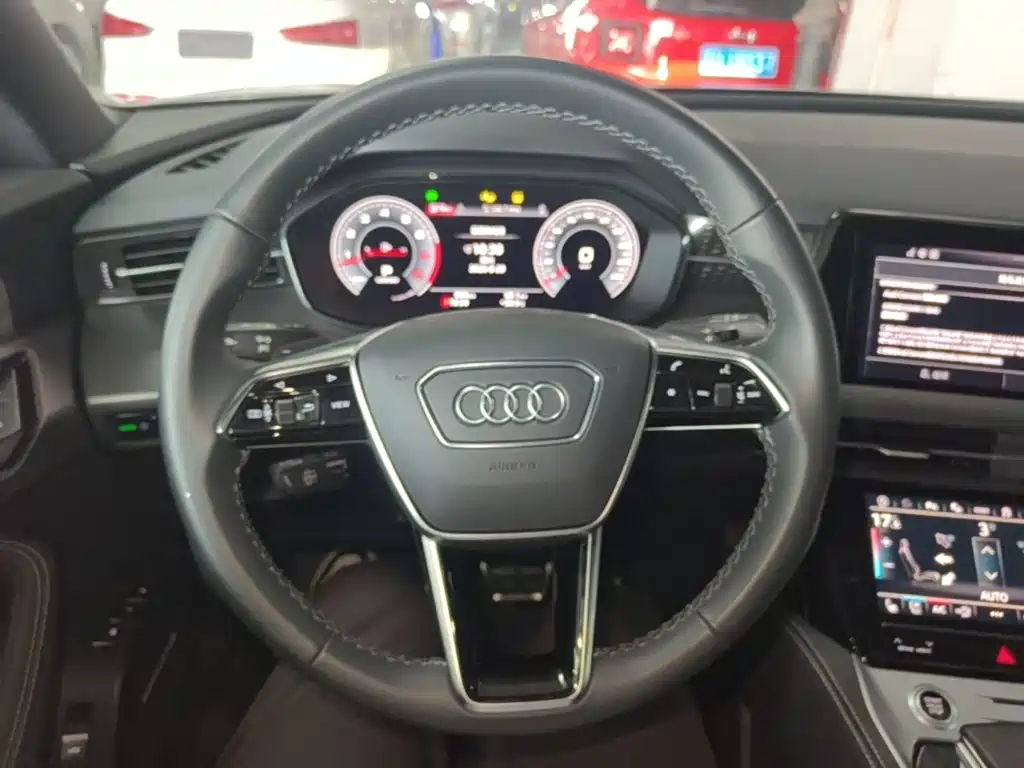 Audi Q6 — миниатюра 11