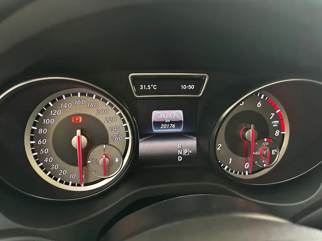 Mercedes-Benz GLA — миниатюра 10