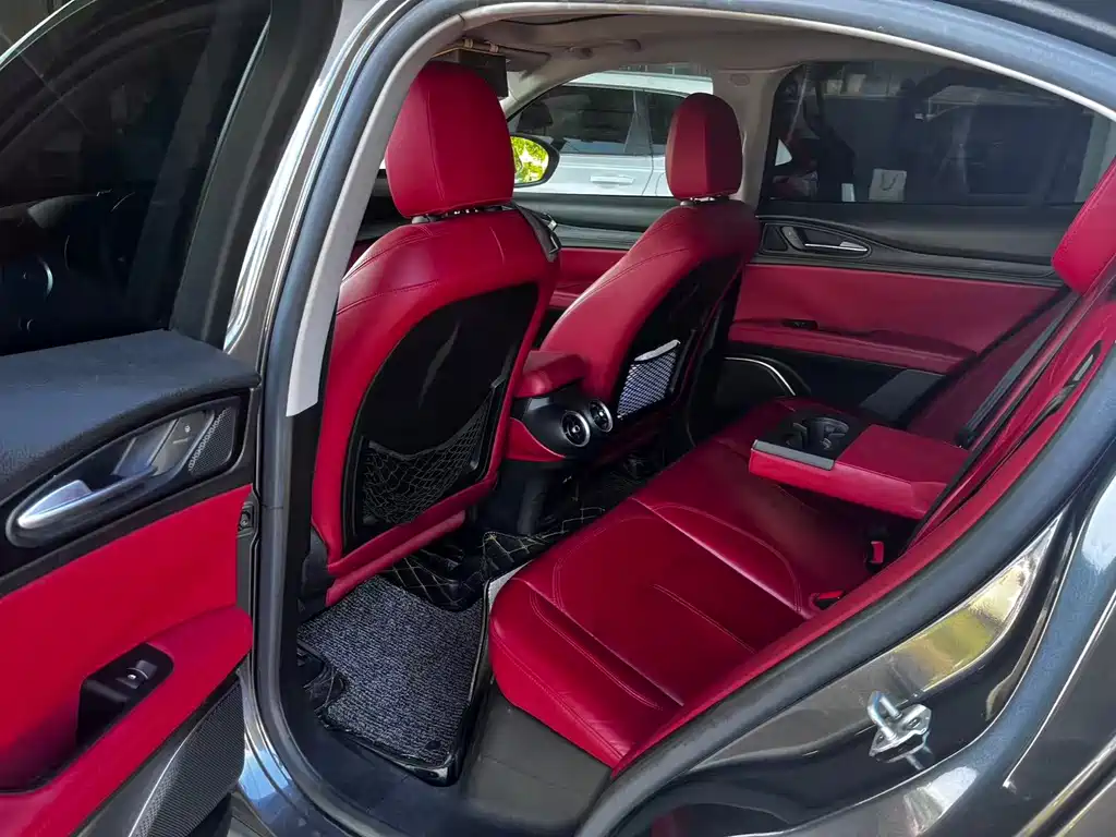 Alfa Romeo Stelvio — миниатюра 4