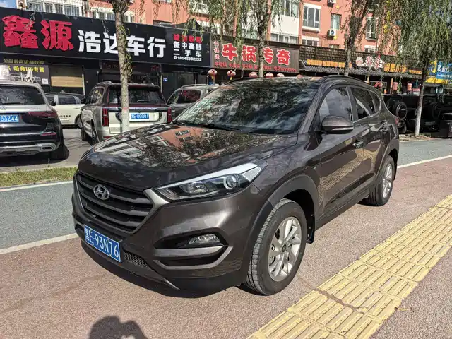 MODERN TUCSON 2016