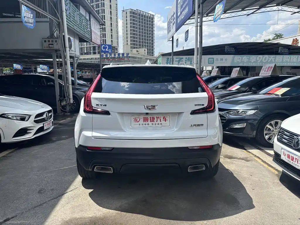 Cadillac XT4 — миниатюра 10