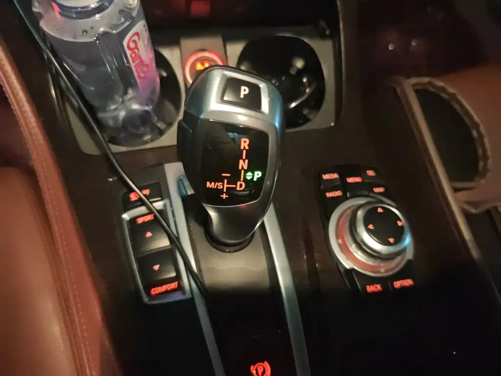 BMW 5 Series — миниатюра 15