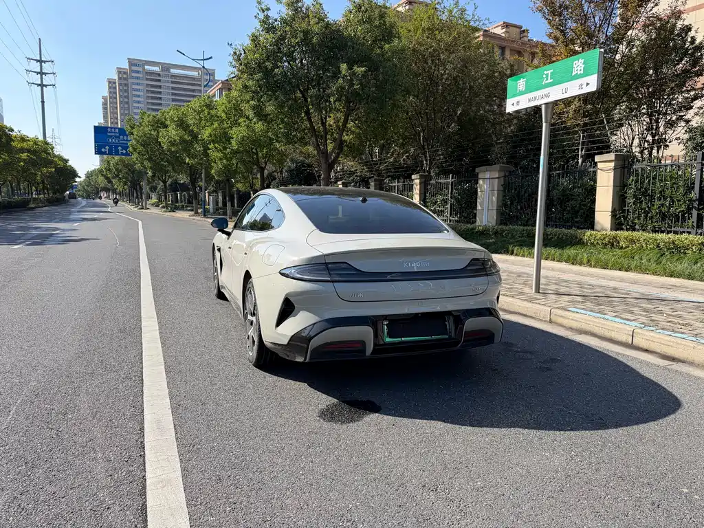 Xiaomi SU7 — миниатюра 4