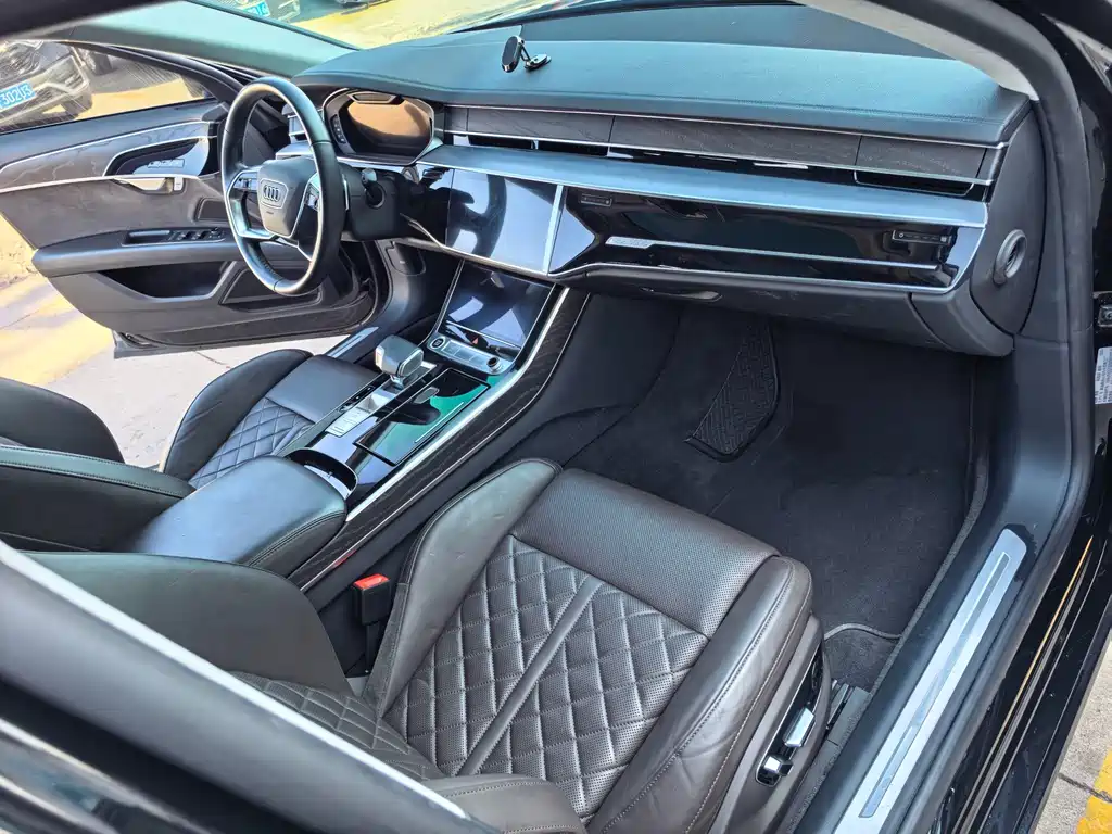 Audi A8 — миниатюра 5