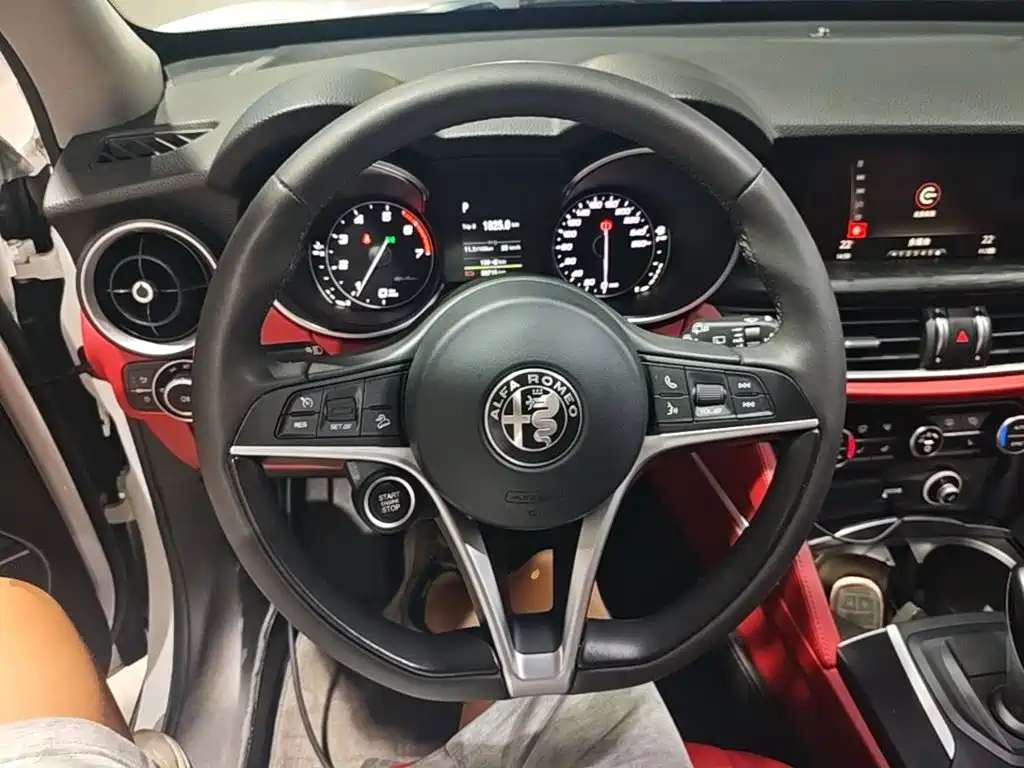 Alfa Romeo Stelvio — миниатюра 11