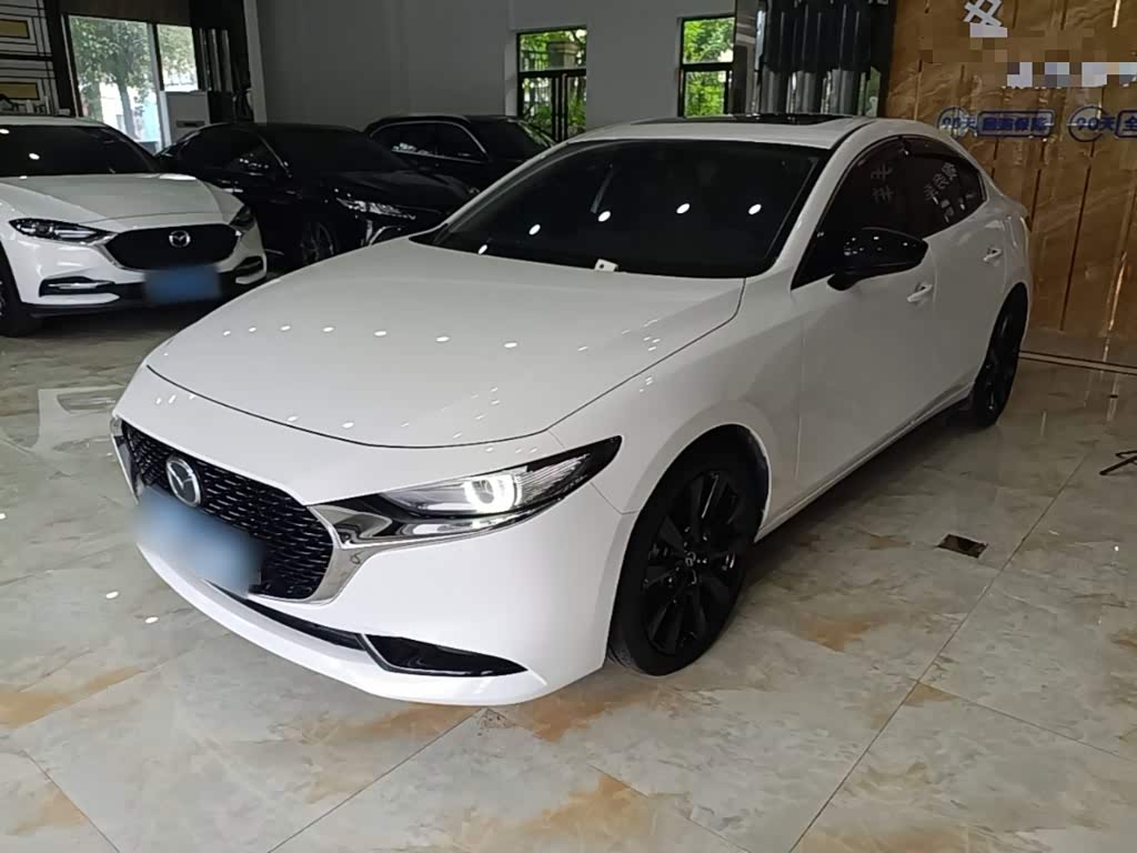 Mazda Mazda3 Axela 2.0 л 2024 г. Белый, пробег 49800 км