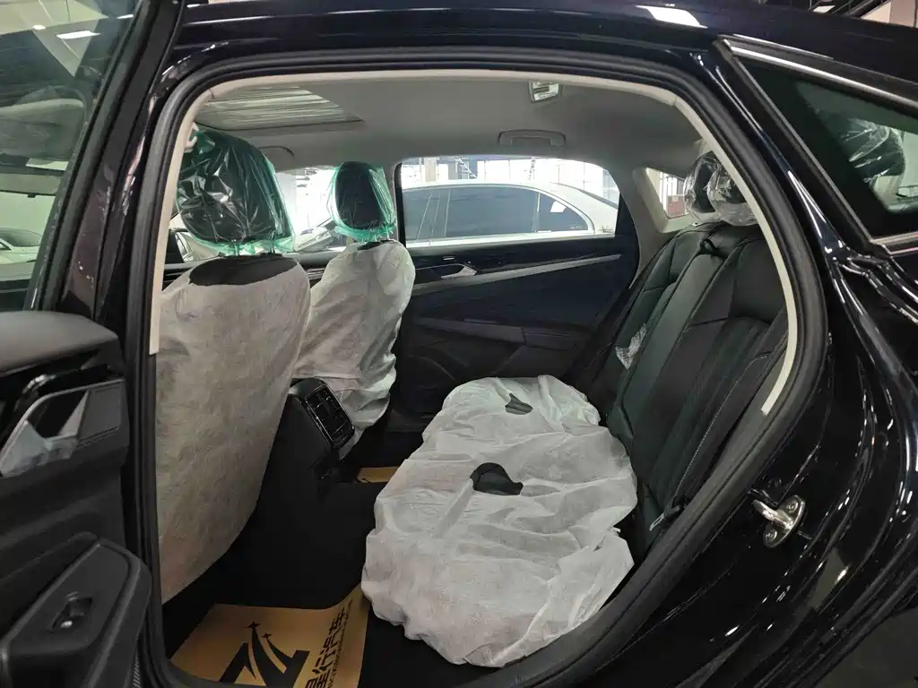 Volkswagen 帕萨特插电混动 — миниатюра 7