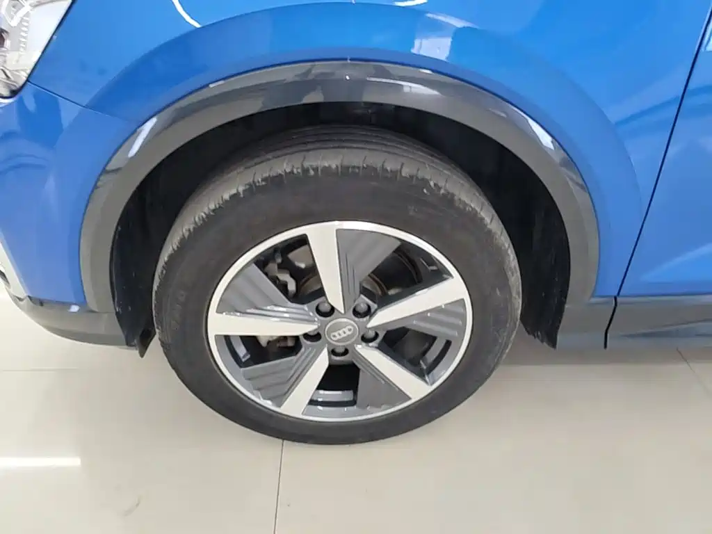 Audi Q2L e-tron — миниатюра 23