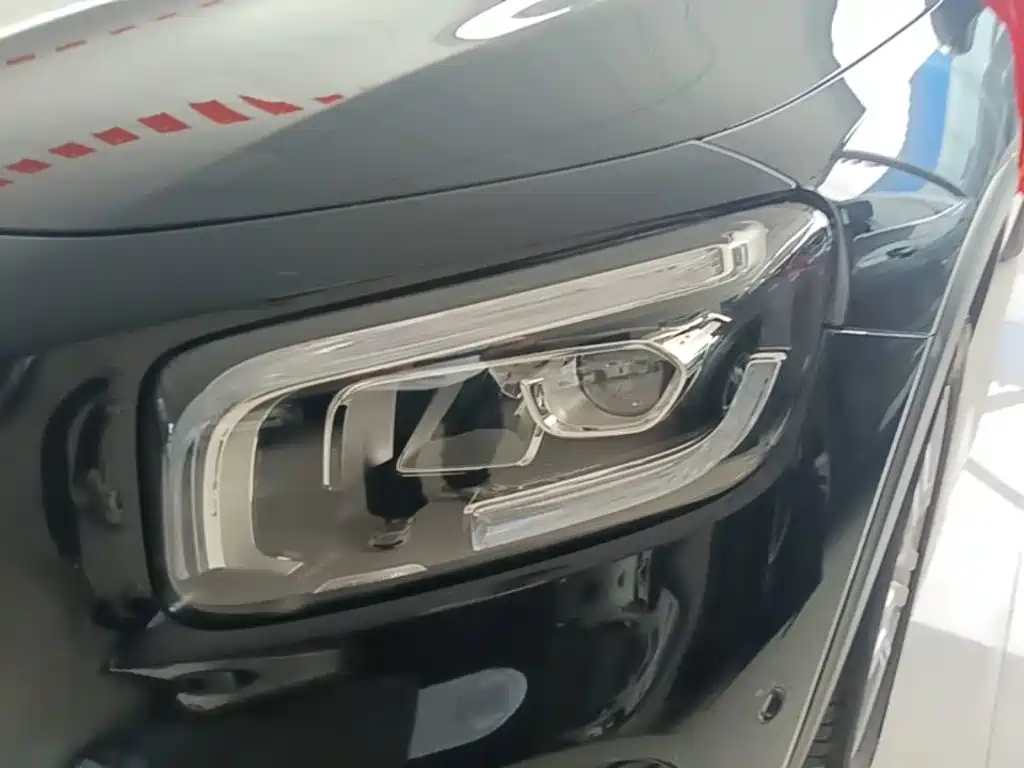 Mercedes-Benz GLB — миниатюра 24