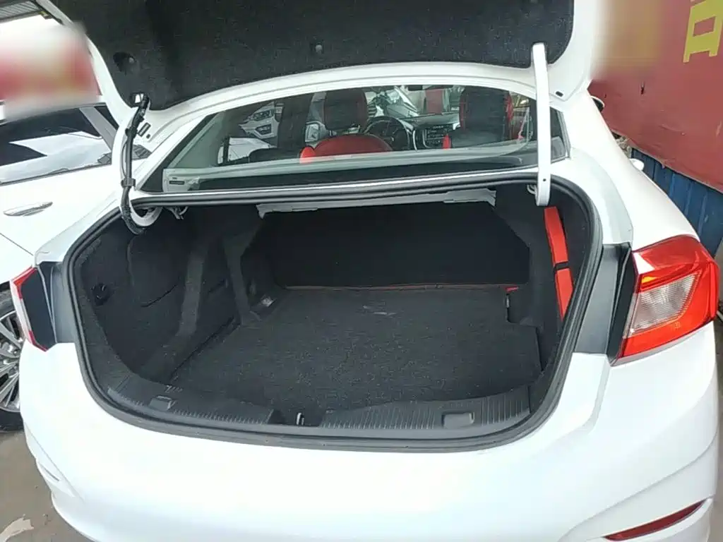 Chevrolet Cruze — миниатюра 19