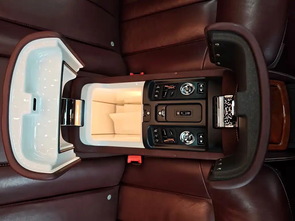 Rolls-Royce Phantom — миниатюра 24