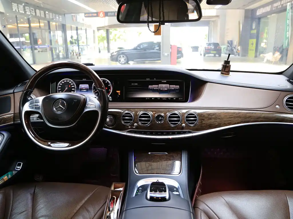 Mercedes-Benz S-Class — миниатюра 4