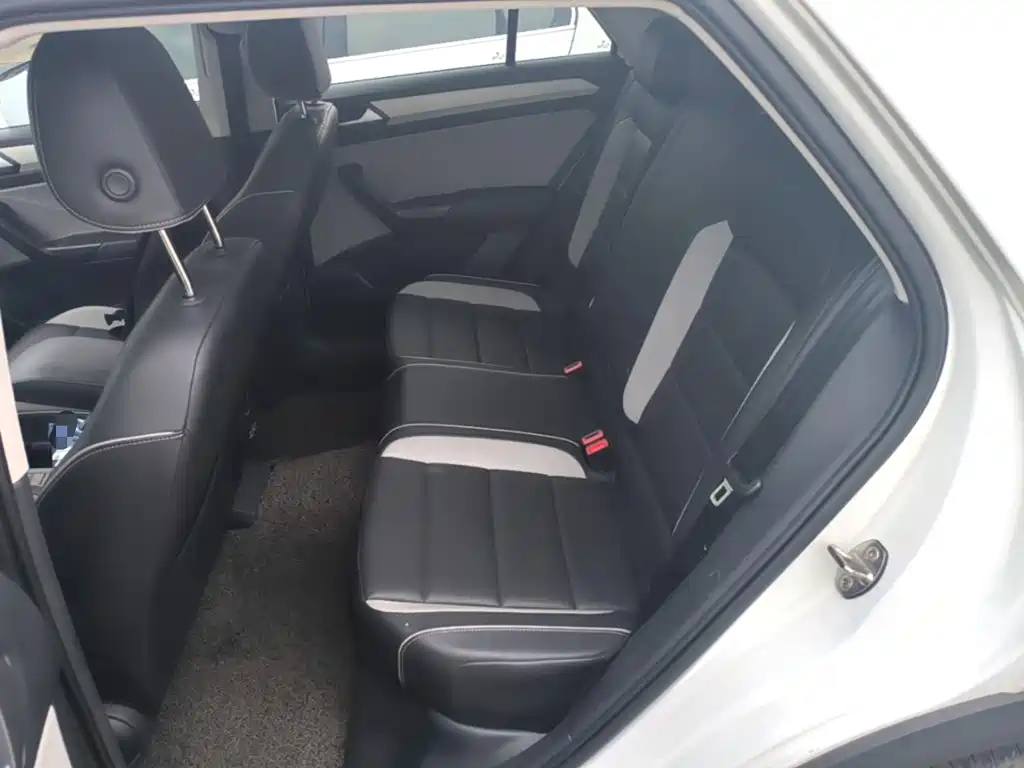 Volkswagen T-Roc — миниатюра 17