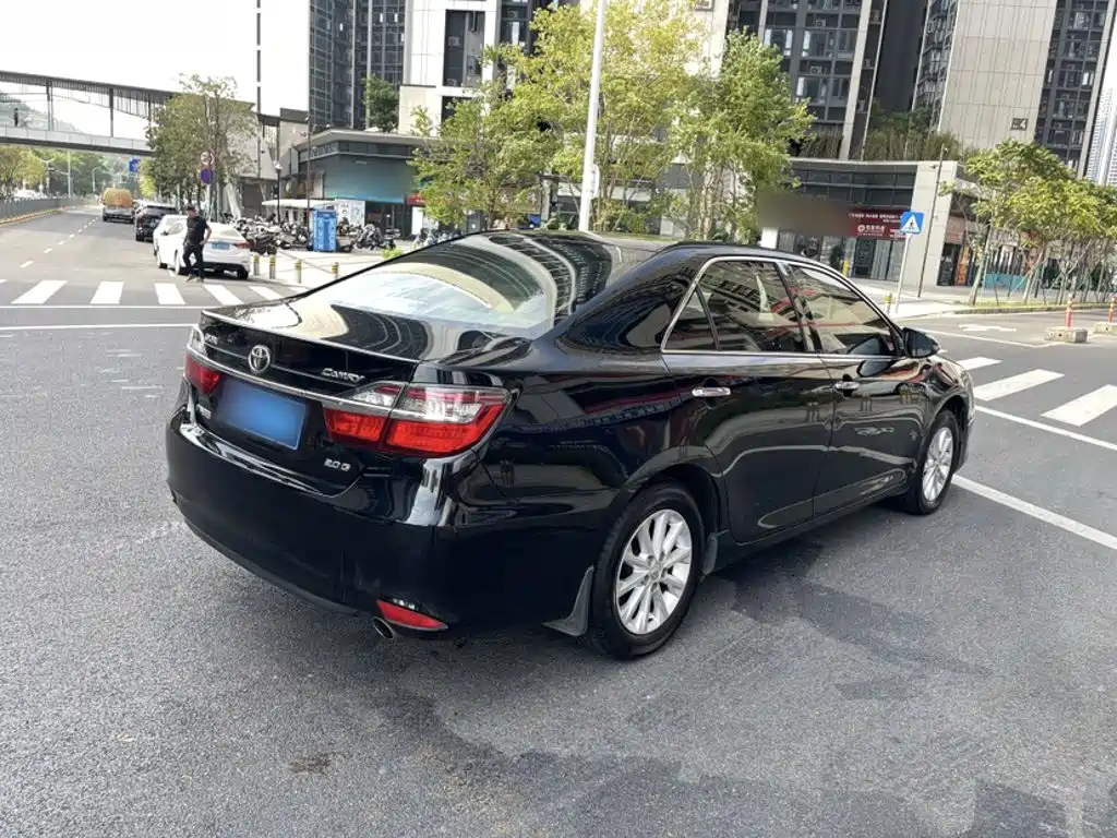 Toyota Camry — миниатюра 12