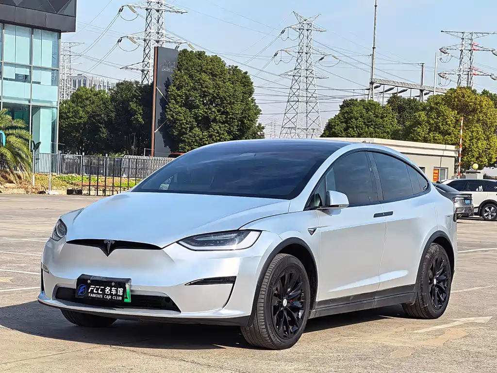 TESLA MODEL X