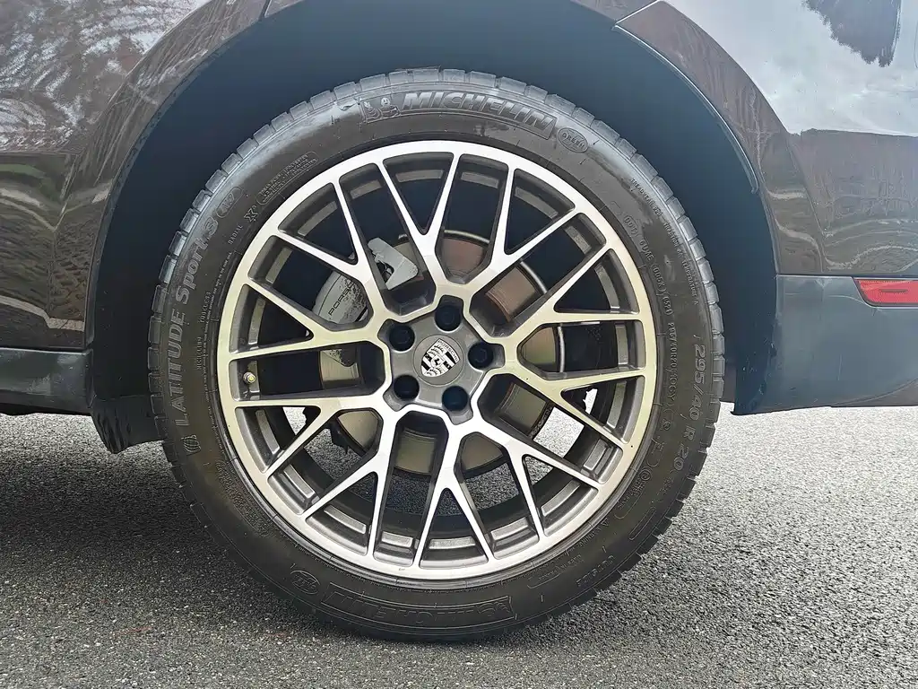 Porsche Macan — миниатюра 11