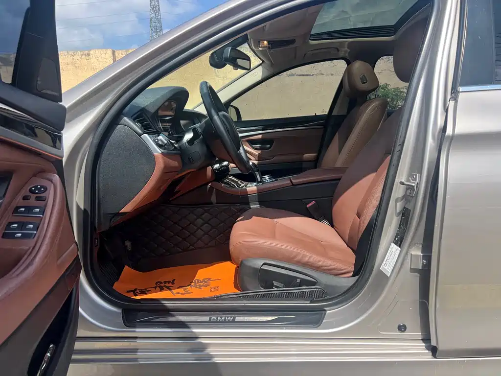 BMW 5 Series — миниатюра 9