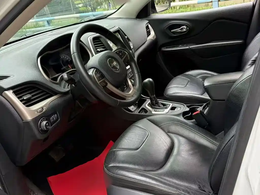 Jeep Cherokee — миниатюра 15